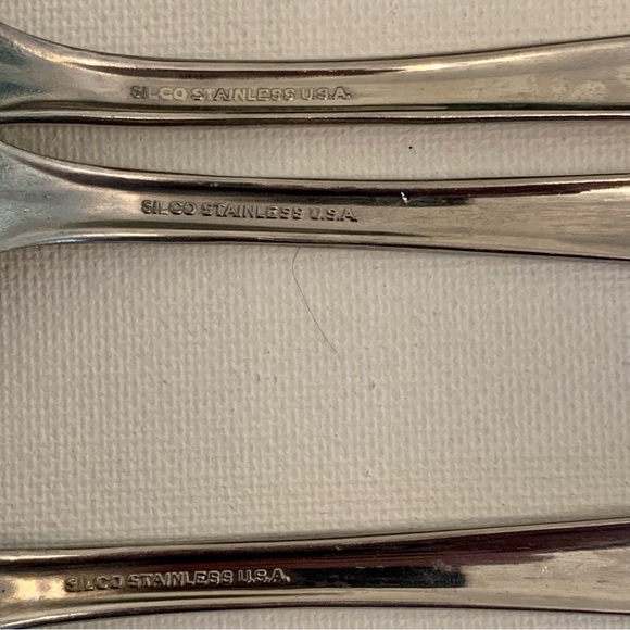 3 Silco Stainless MARDI GRAS 8.5" Dinner Spoons Serving Spoon Vintage USA 1960s - Picture 5 of 9